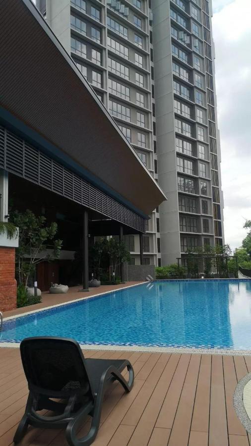 Stayje Putrajaya, 5 Minutes To Ioi City Mall, Wifi , Netflix, Free Parking Exteriör bild