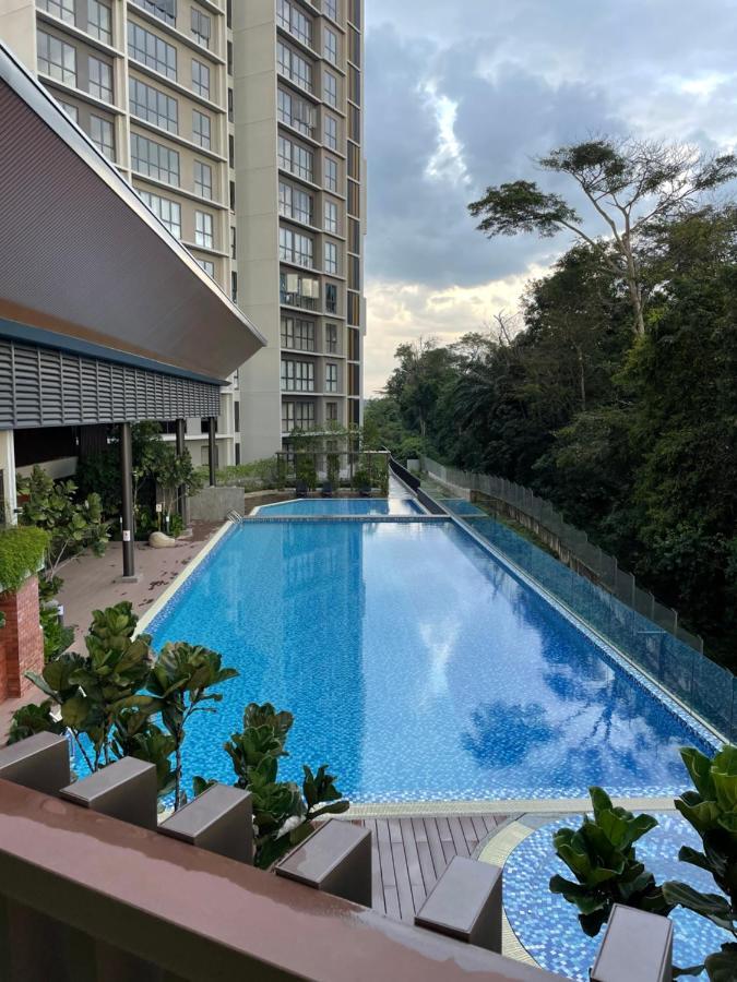 Stayje Putrajaya, 5 Minutes To Ioi City Mall, Wifi , Netflix, Free Parking Exteriör bild